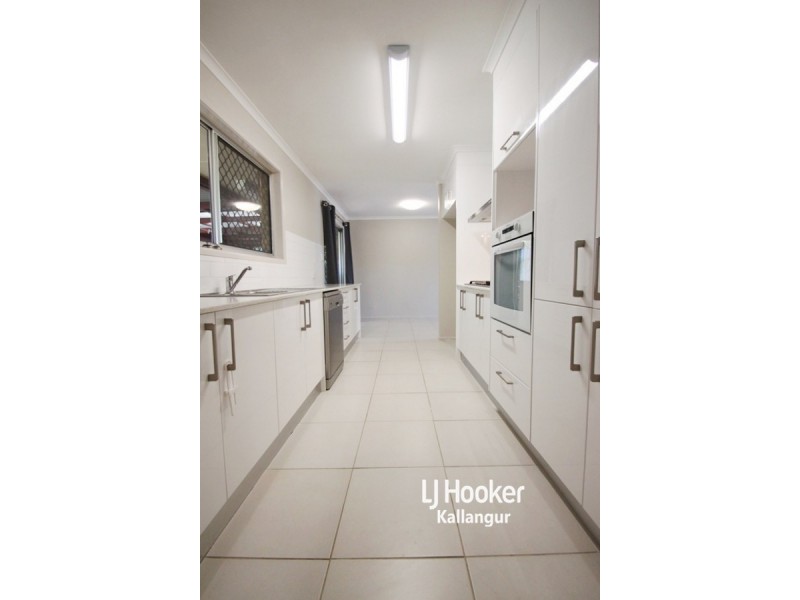 8 Lucas Court, Kallangur QLD 4503