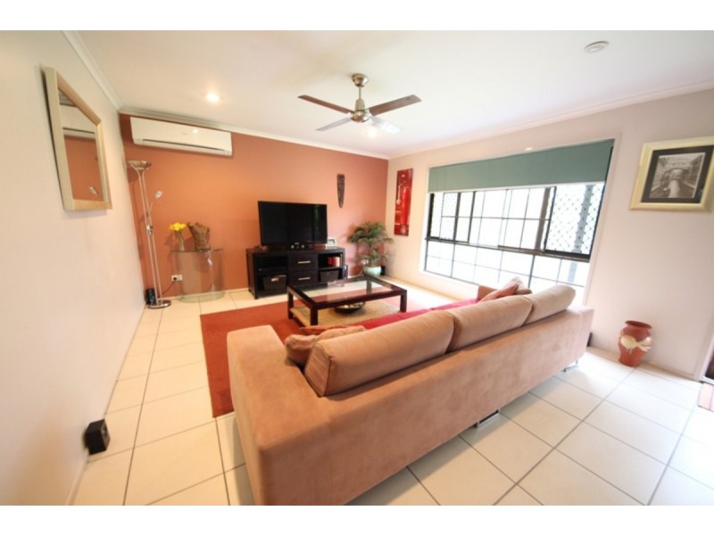 4 Woodcroft Court, Kallangur QLD 4503