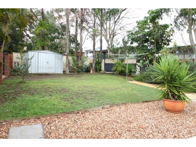 4 Woodcroft Court, Kallangur QLD 4503