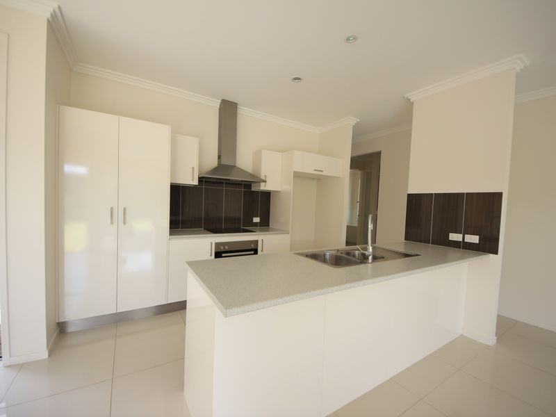 30 Wallis Circuit, North Lakes QLD 4509