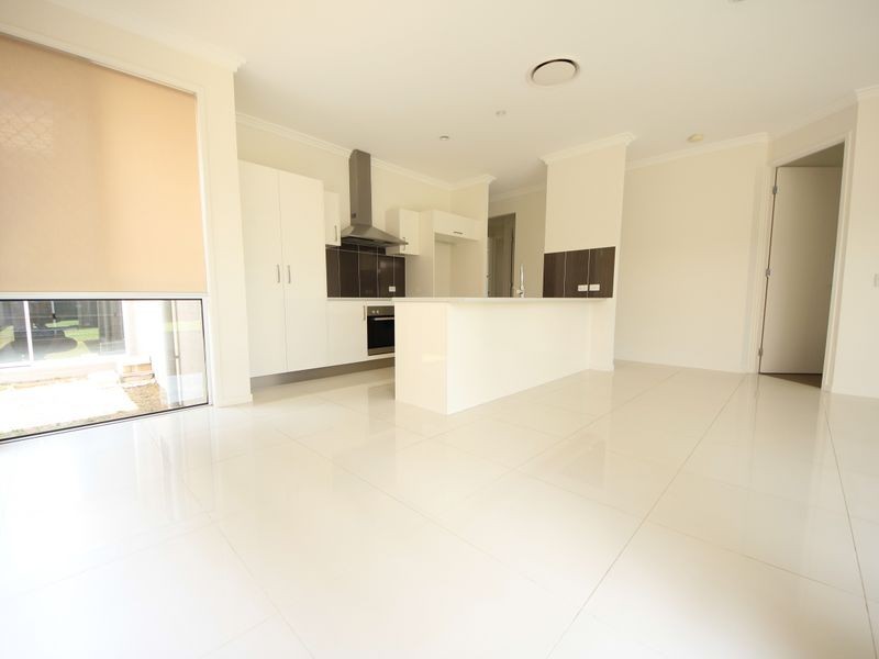 30 Wallis Circuit, North Lakes QLD 4509