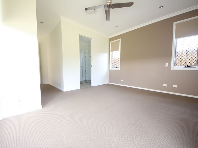 30 Wallis Circuit, North Lakes QLD 4509