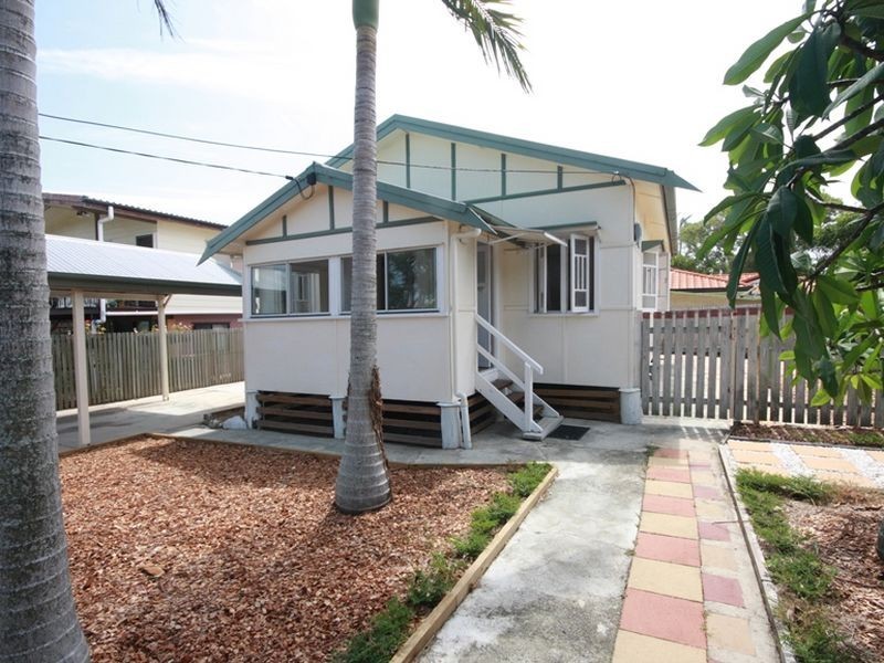 11 Tilley Street, Redcliffe QLD 4020