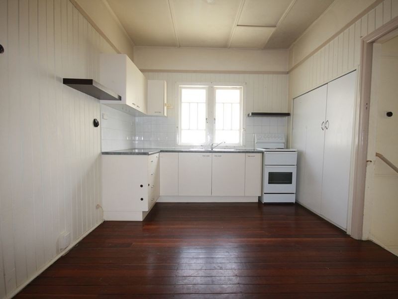 11 Tilley Street, Redcliffe QLD 4020