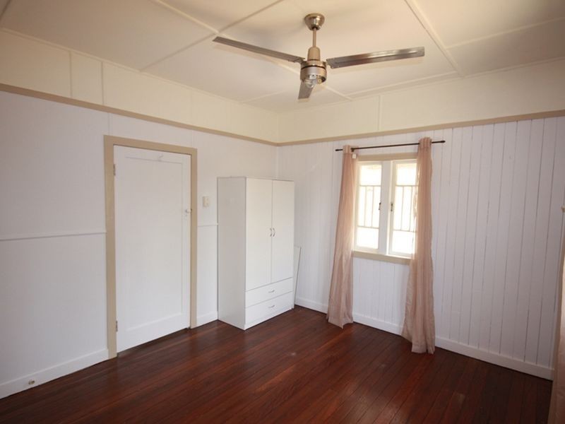 11 Tilley Street, Redcliffe QLD 4020