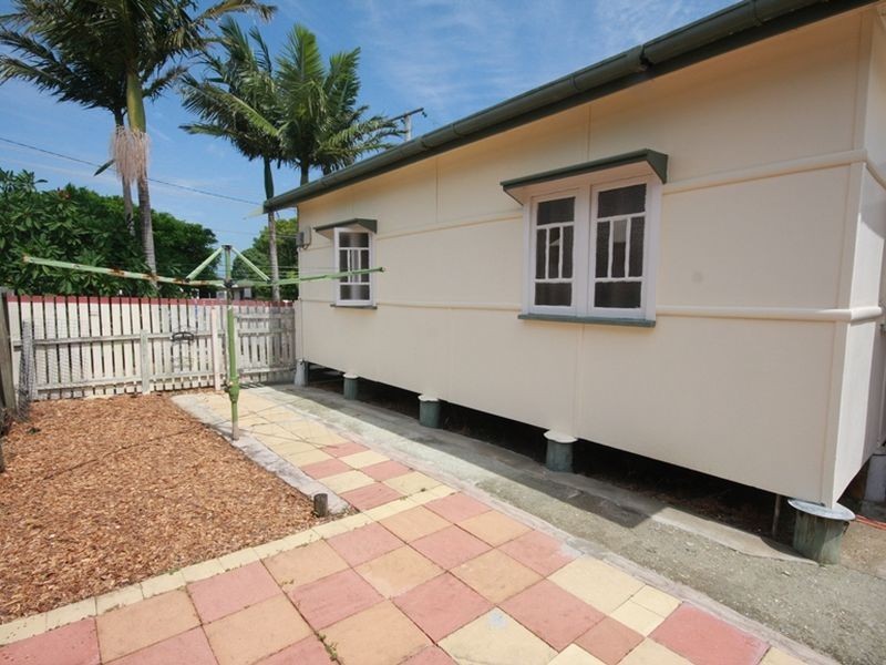 11 Tilley Street, Redcliffe QLD 4020