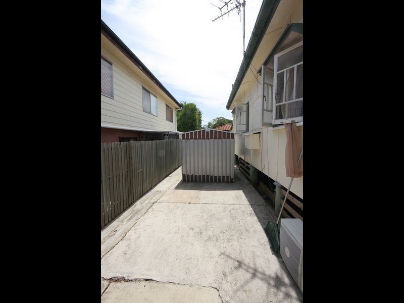 11 Tilley Street, Redcliffe QLD 4020