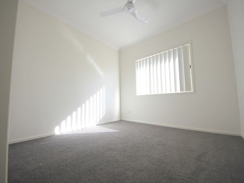 33 Manhattan Crescent, North Lakes QLD 4509