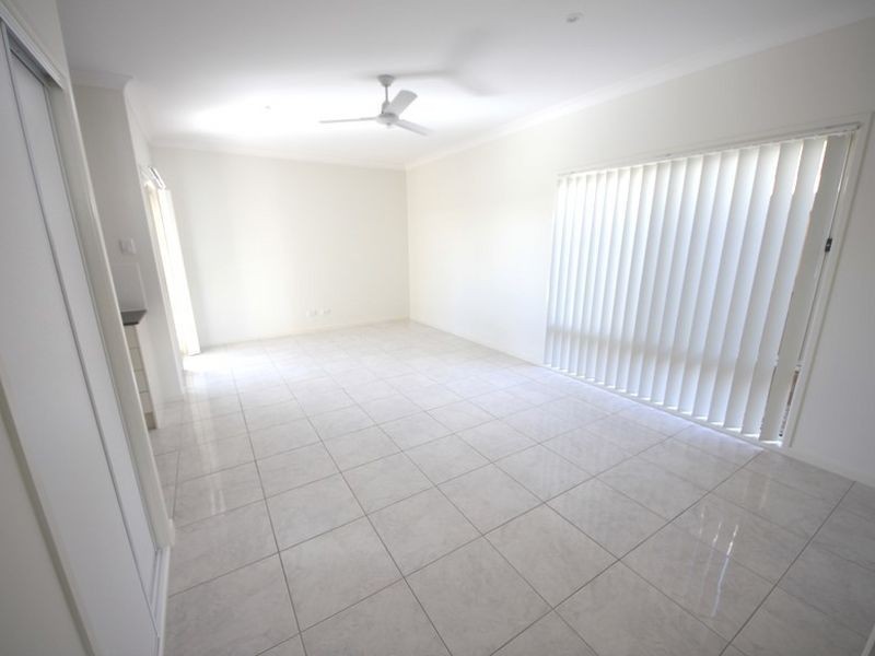 33 Manhattan Crescent, North Lakes QLD 4509