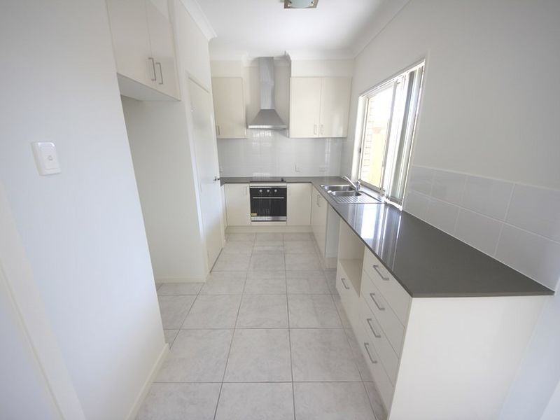 33 Manhattan Crescent, North Lakes QLD 4509