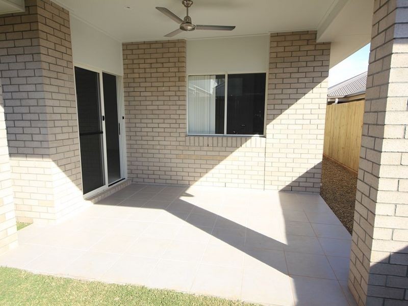 33 Manhattan Crescent, North Lakes QLD 4509