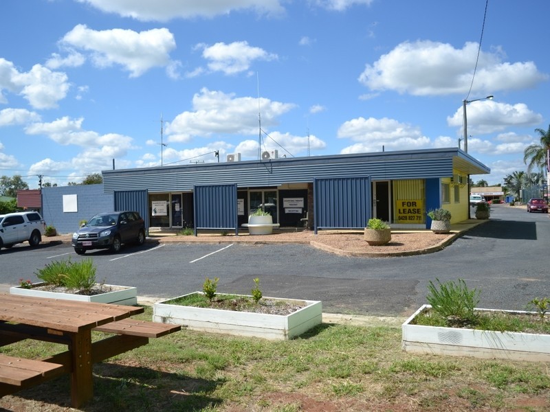 1 ARNOLD LANE, Blackwater QLD 4717