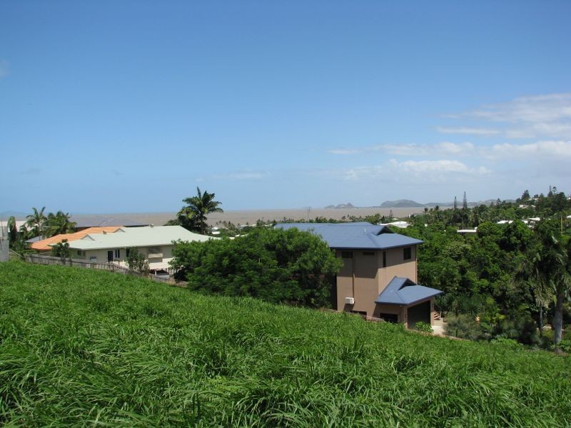 17 Samoa Street, Pacific Heights QLD 4703