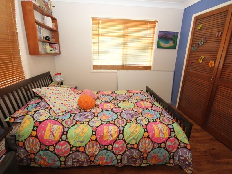 18 Meadow Street, Keppel Sands QLD 4702