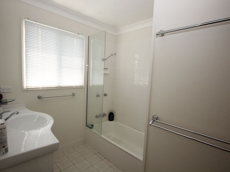 18 Meadow Street, Keppel Sands QLD 4702