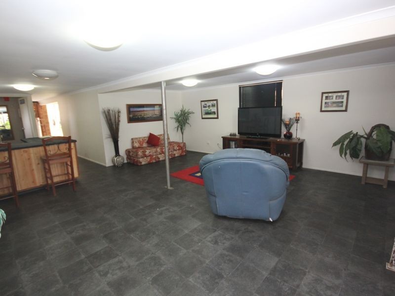 18 Meadow Street, Keppel Sands QLD 4702