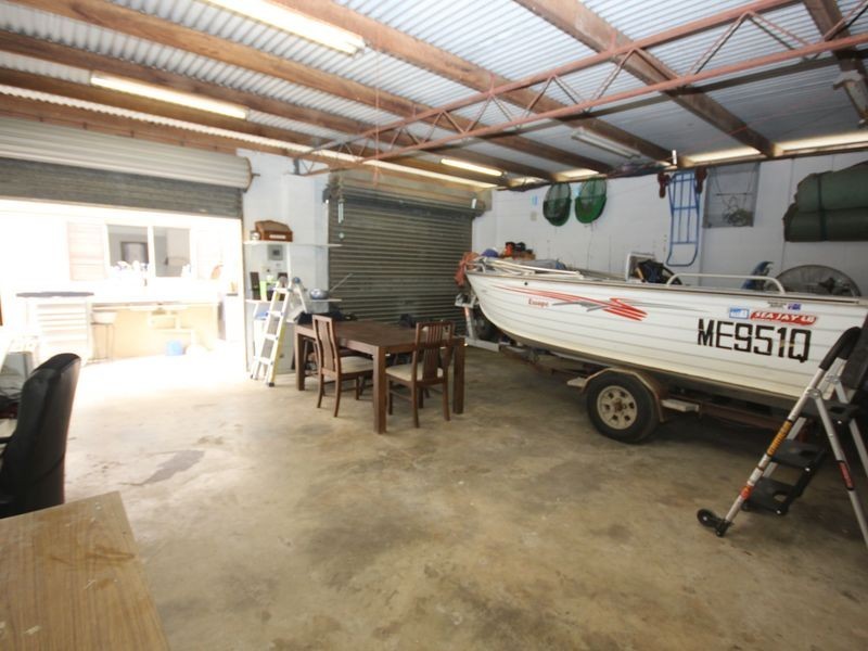 18 Meadow Street, Keppel Sands QLD 4702