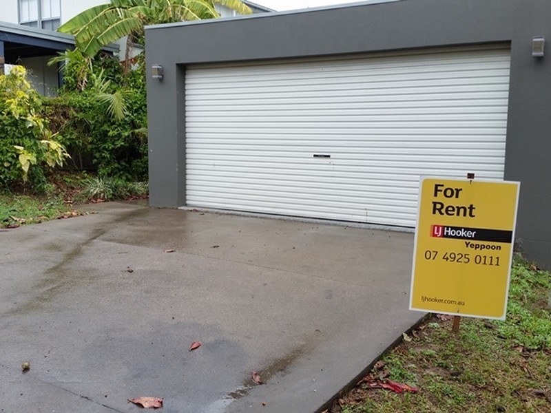 42 Pandanus Drive, Cooee Bay QLD 4703