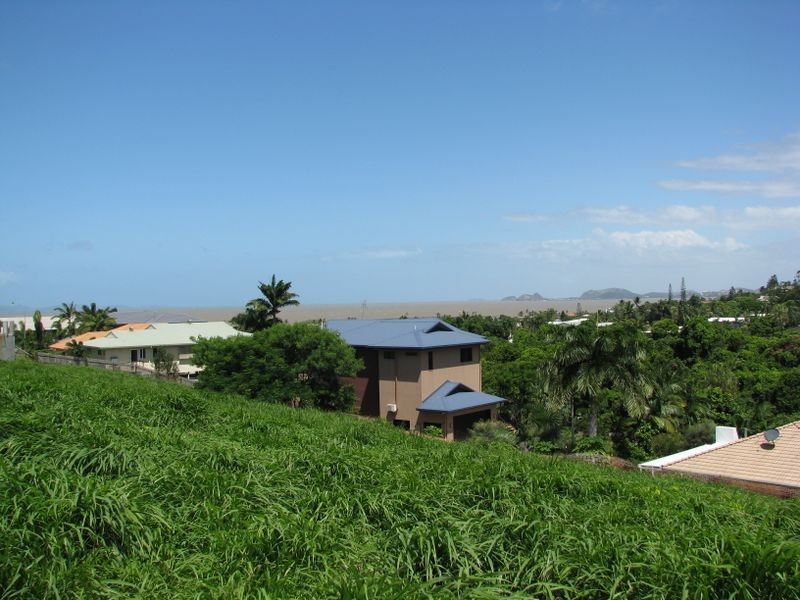 19 Samoa Street, Pacific Heights QLD 4703