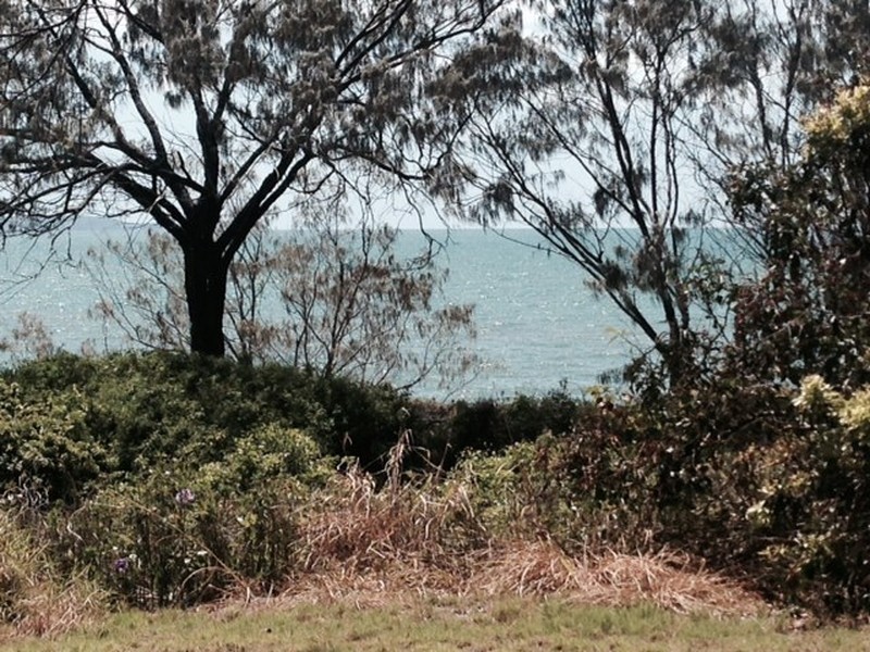90 The Esplande, Cooee Bay QLD 4703
