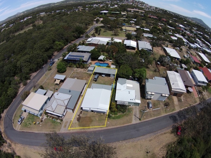 90 The Esplande, Cooee Bay QLD 4703