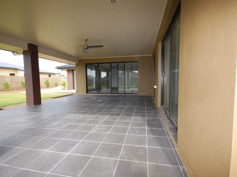 54 Lakeview Circuit, Mulambin QLD 4703