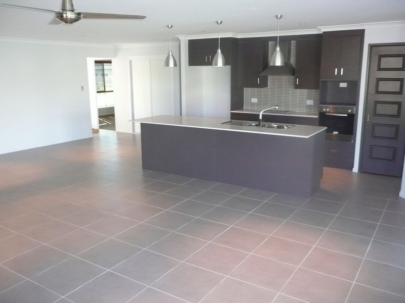 54 Lakeview Circuit, Mulambin QLD 4703