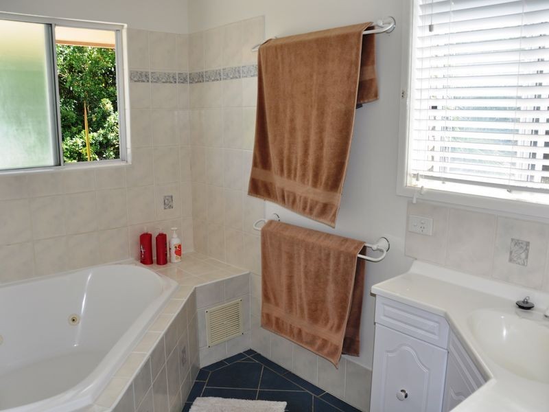 16 Olympia Avenue, Barlows Hill QLD 4703