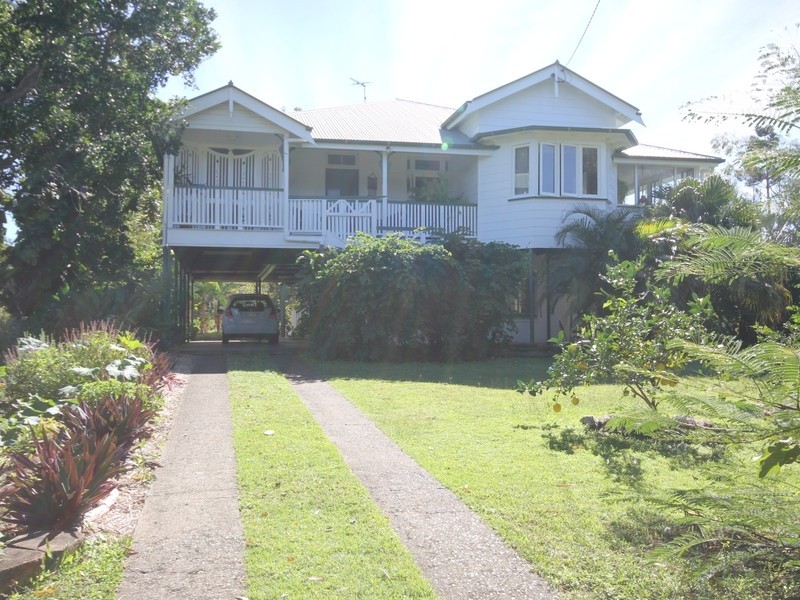 11 Oak Street, Emu Park QLD 4710