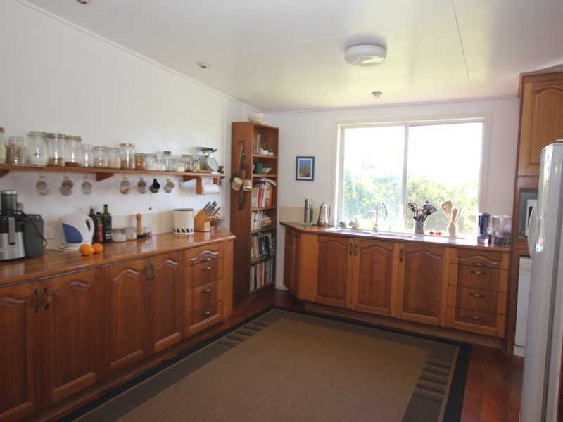 11 Oak Street, Emu Park QLD 4710