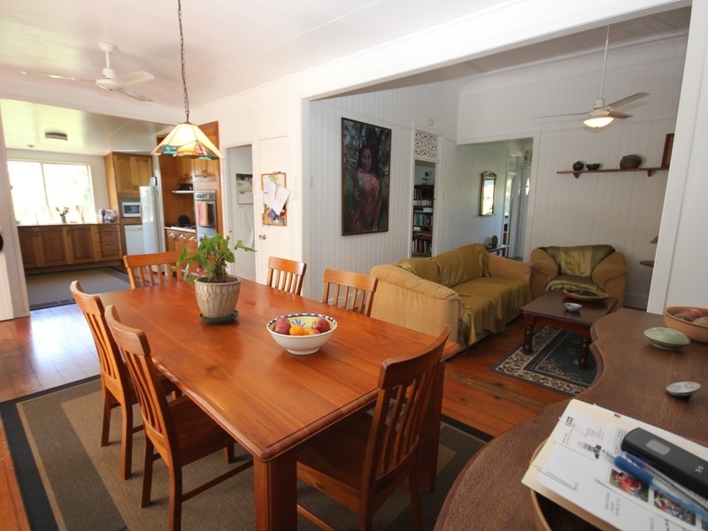 11 Oak Street, Emu Park QLD 4710