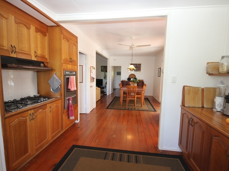 11 Oak Street, Emu Park QLD 4710