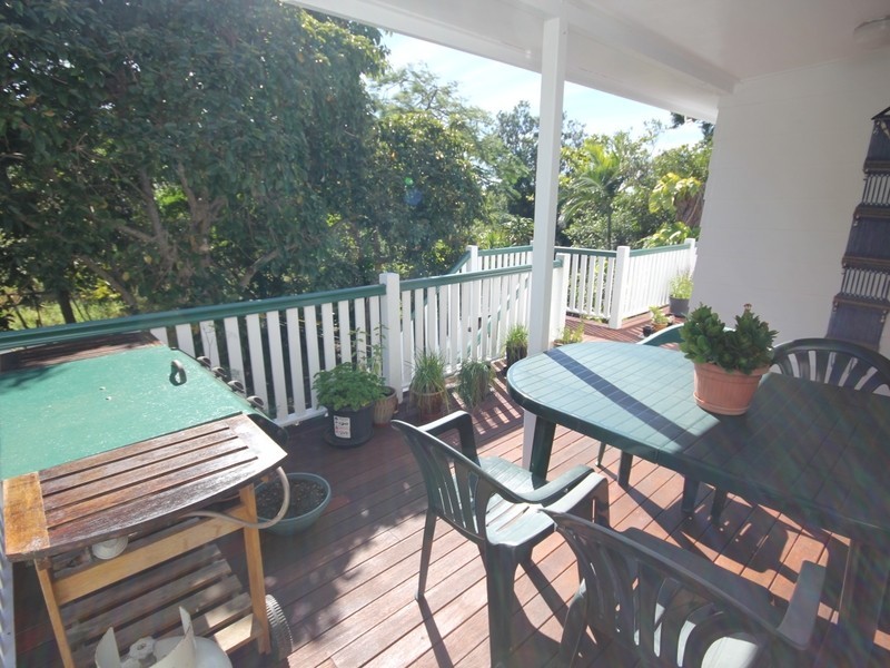 11 Oak Street, Emu Park QLD 4710