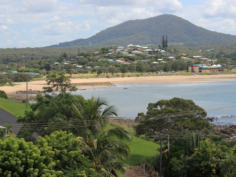 4 Ocean Parade, Cooee Bay QLD 4703