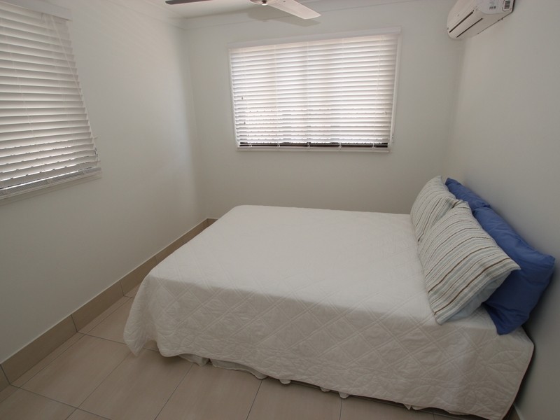 4 Ocean Parade, Cooee Bay QLD 4703