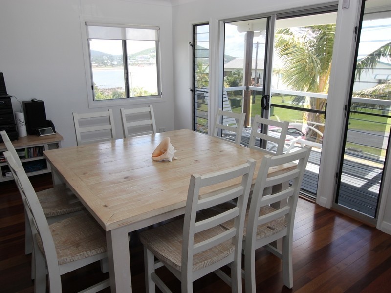 4 Ocean Parade, Cooee Bay QLD 4703