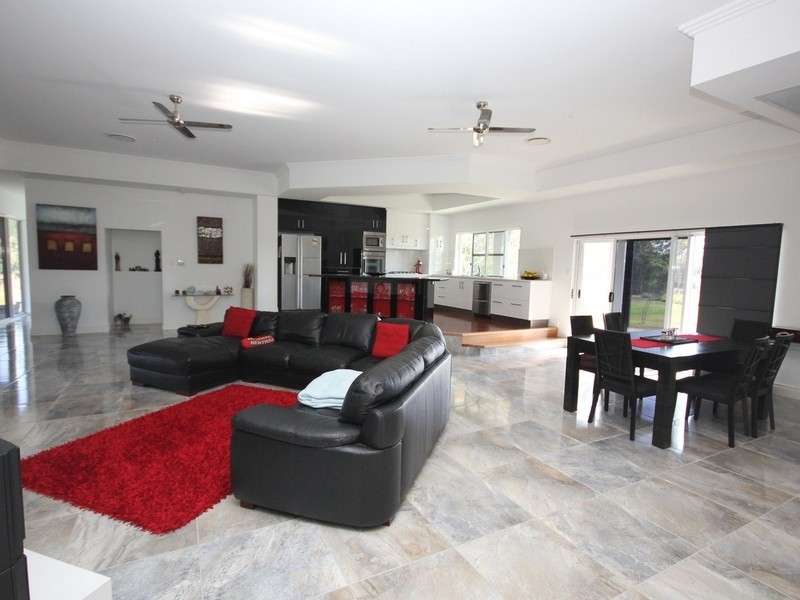 20 Racecourse Road, Barmaryee QLD 4703