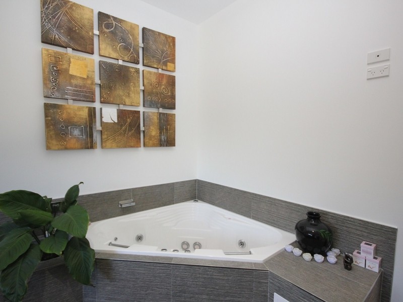 20 Racecourse Road, Barmaryee QLD 4703