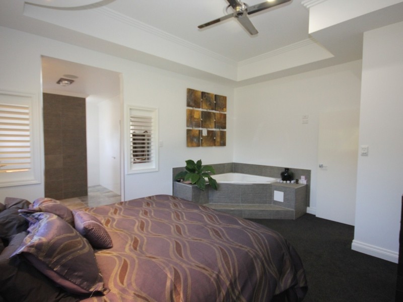 20 Racecourse Road, Barmaryee QLD 4703