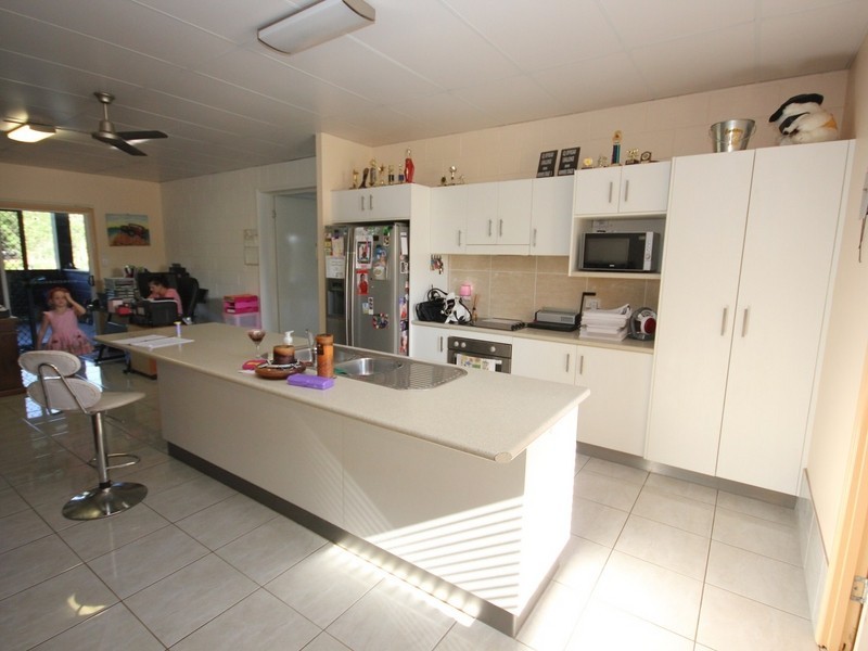 20 Racecourse Road, Barmaryee QLD 4703