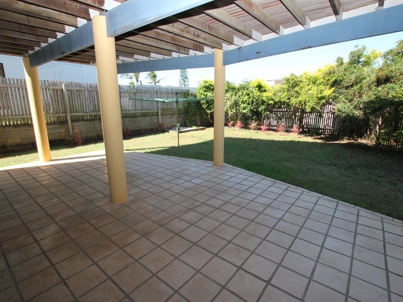 10 Ray Street, Cooee Bay QLD 4703