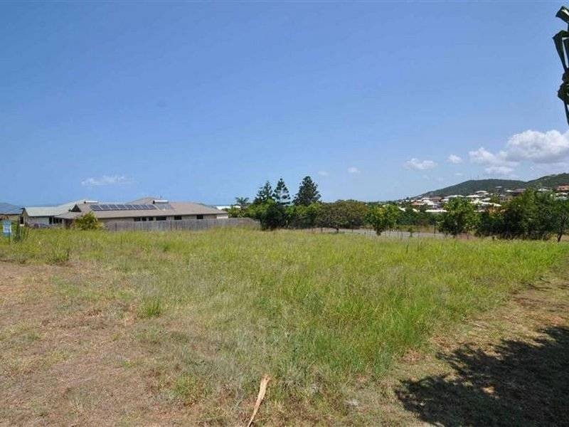 10 Miami Cresent, Pacific Heights QLD 4703