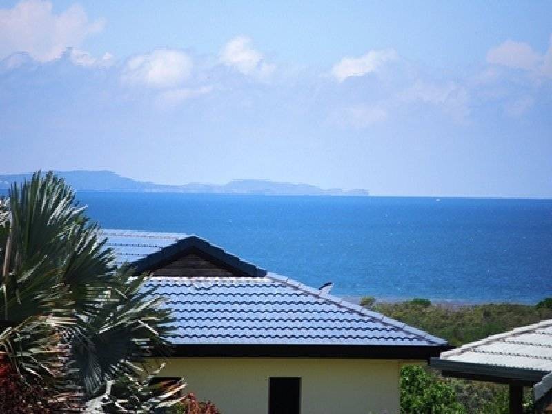 10 Miami Cresent, Pacific Heights QLD 4703