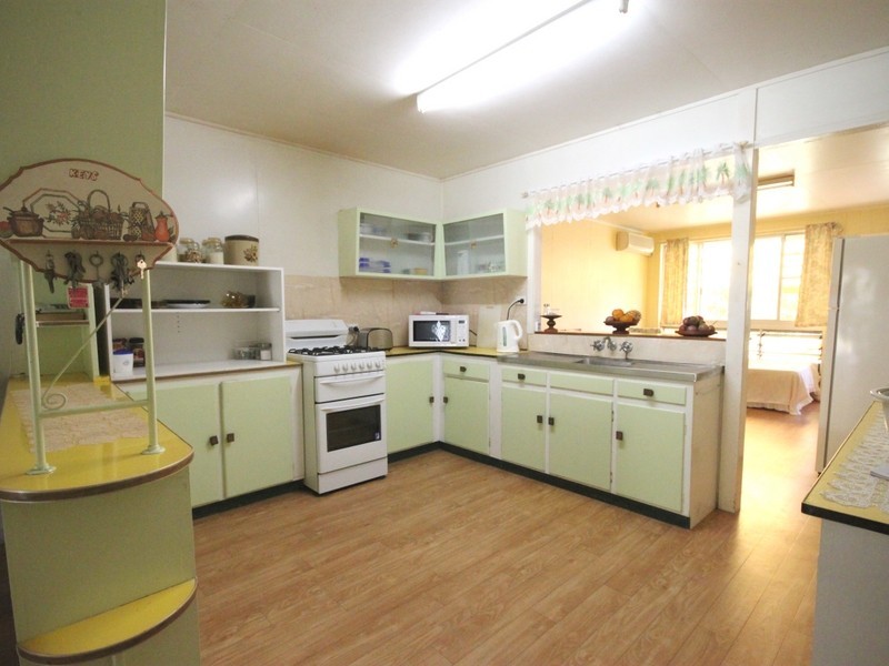 11 Hughes Street, Yeppoon QLD 4703
