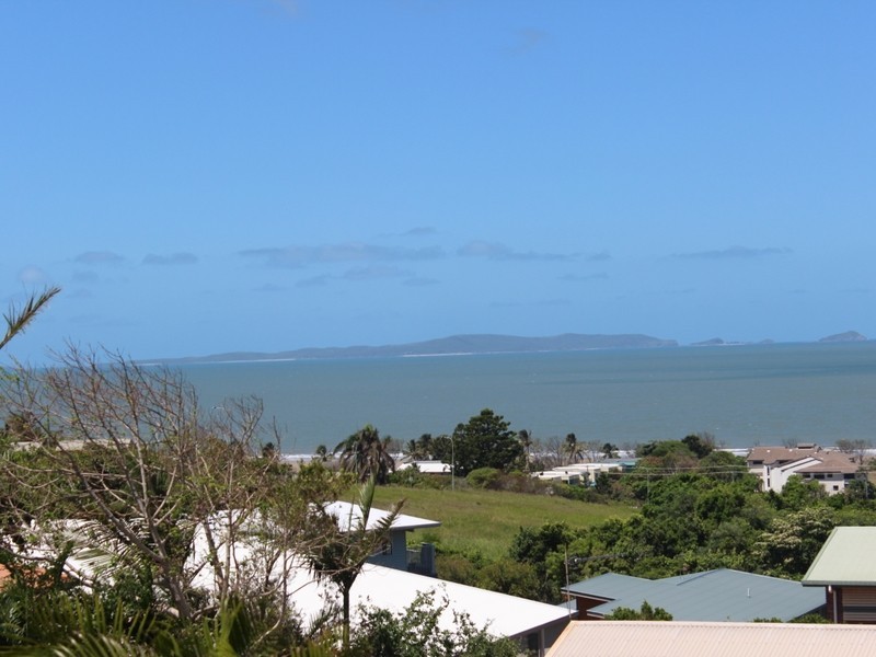 21 Greer Street, Meikleville Hill QLD 4703