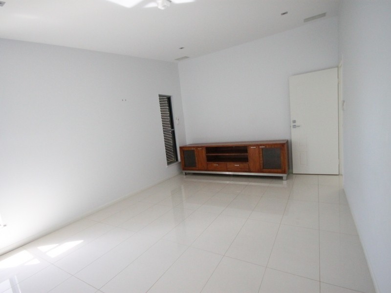 8 Blue Water Boulevard, Mulambin QLD 4703