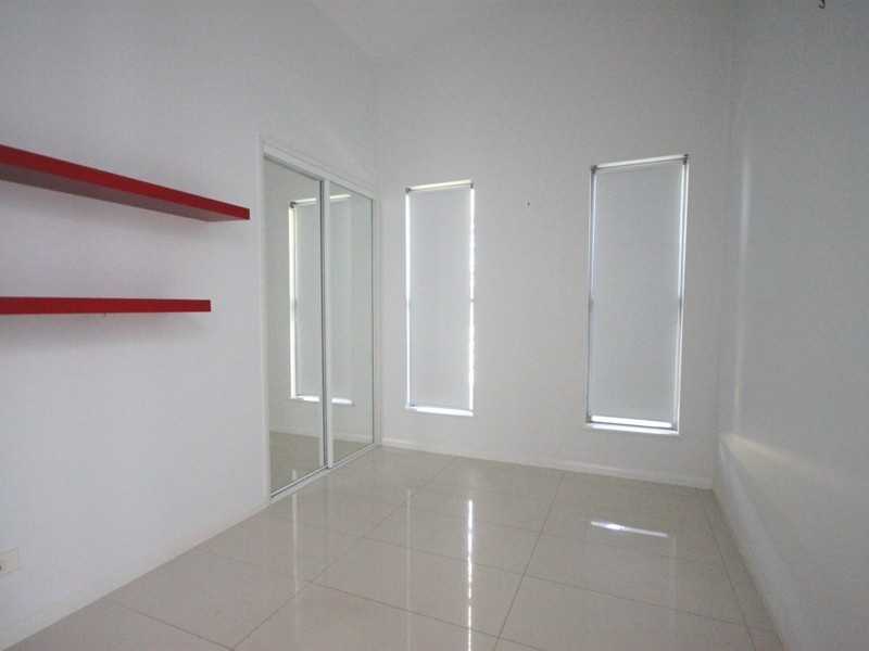 8 Blue Water Boulevard, Mulambin QLD 4703