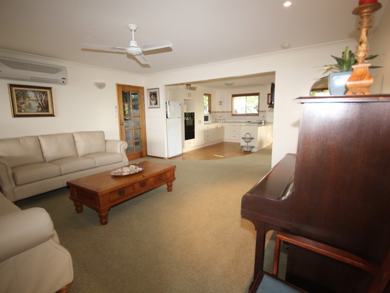 21 Banksia Place, Taranganba QLD 4703