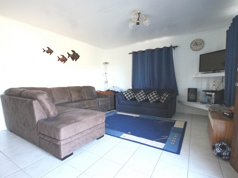22 Limpus Avenue, Keppel Sands QLD 4702