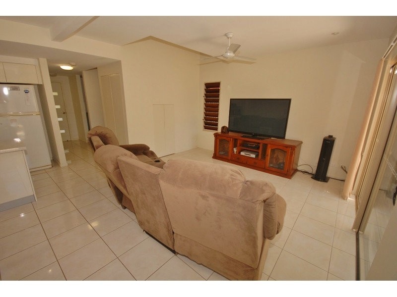 unit 8 of Melbourne, Yeppoon QLD 4703